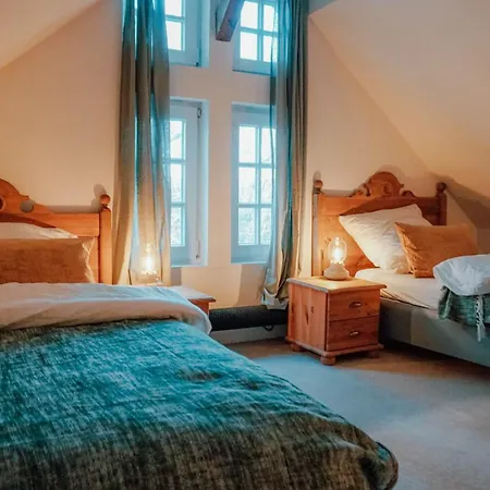 Auf Idyllischem Landsitz Mit Parkanlage *