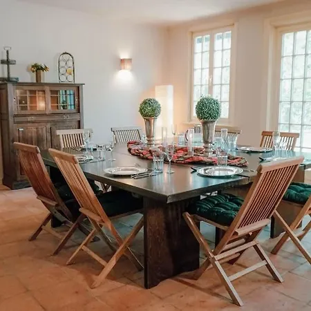 Ferienhaus Auf Idyllischem Landsitz Mit Parkanlage