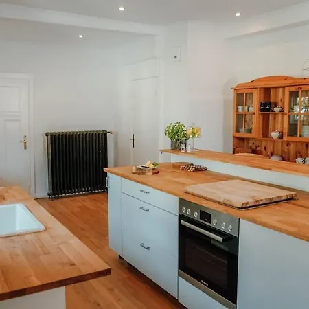 Auf Idyllischem Landsitz Mit Parkanlage