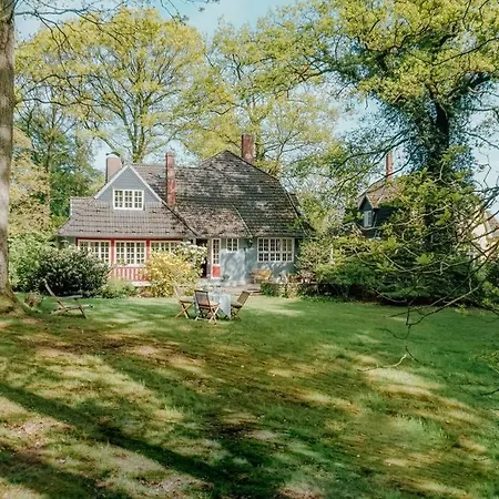 Auf Idyllischem Landsitz Mit Parkanlage *