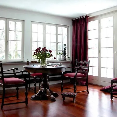 Auf Idyllischem Landsitz Mit Parkanlage *