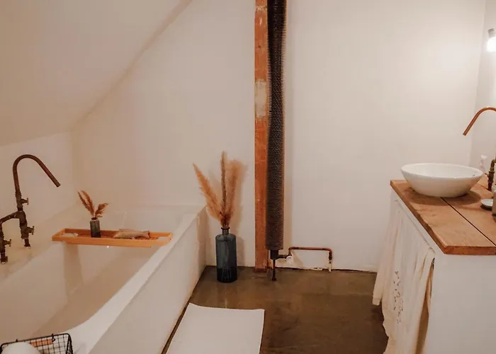 Auf Idyllischem Landsitz Mit Parkanlage Vakantiehuis